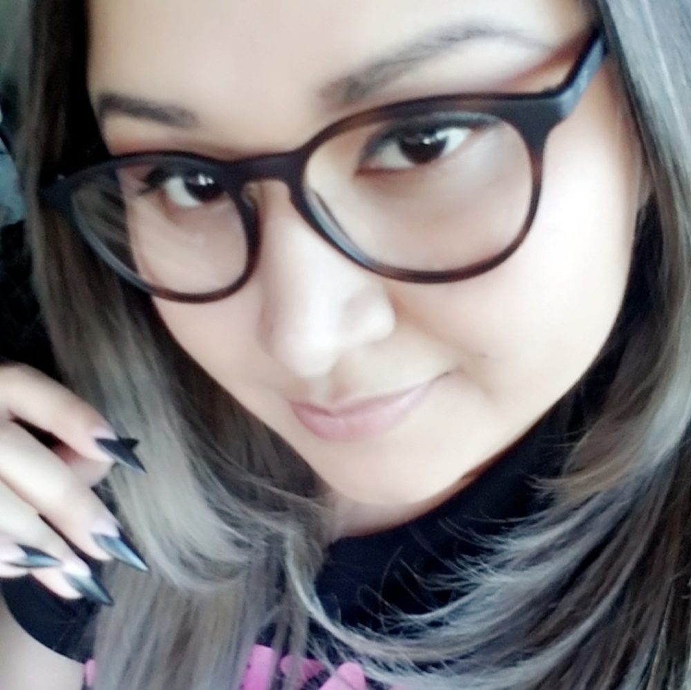 Meet your Posher, Iris